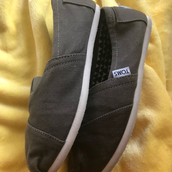 Brown Toms - Picture 2 of 2